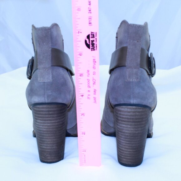 BCBG Paris Size 7.5 Brown Suede KERINAX Buckle Stacked Heel Ankle Boots EUC - Picture 6 of 12